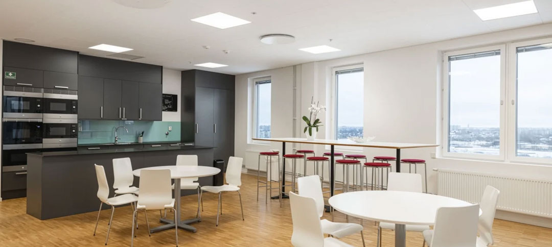 6999 BVHyllie pentry2