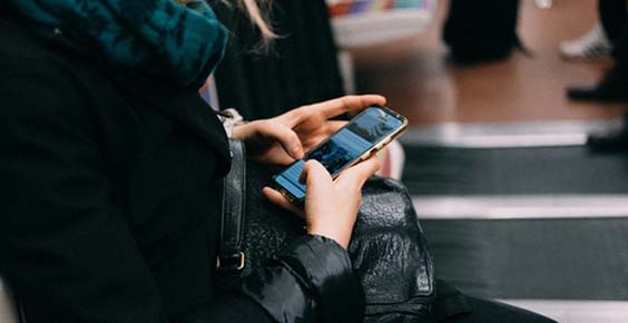 427 mobil2 unsplash pilotstudie om informationsp%c3%a5verkan