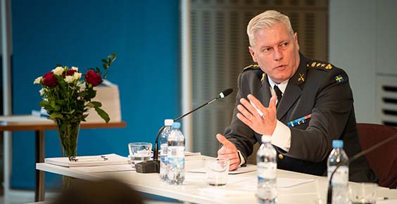 435 Hen%c3%a5ker disputation230329 45