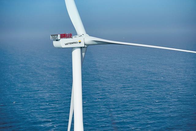 3988 Small Screen 72 DPI Vattenfall Horns rev 3 wind farm 7541