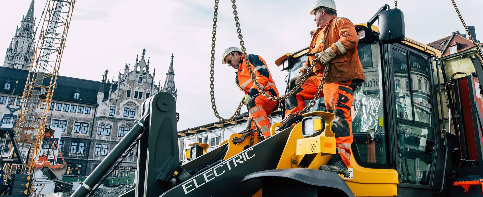 4214 VolvoCE Implenia L120Electric Munich13 web 2000x815