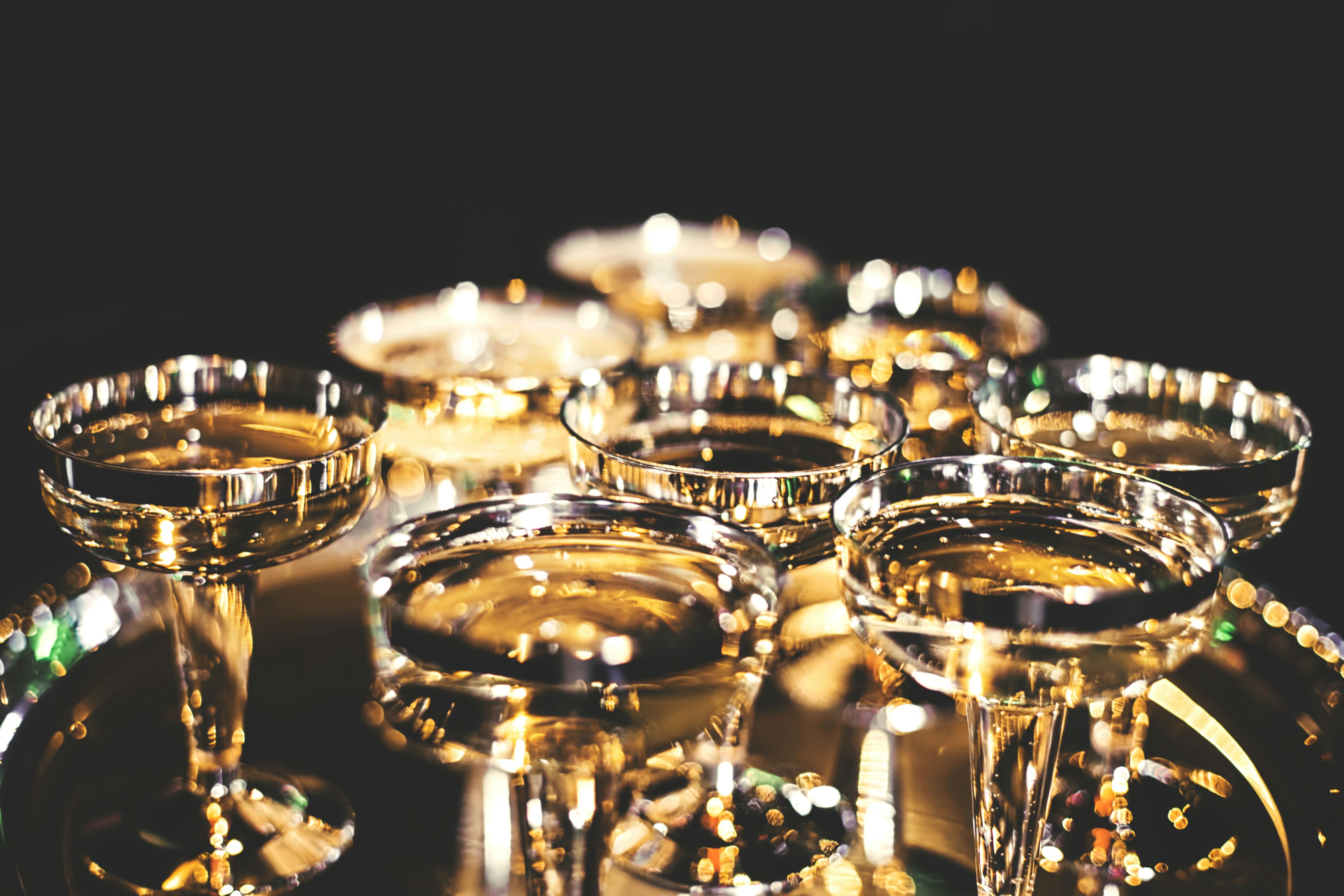 Champagneglas. Foto: Billy Huynh, Unsplash.