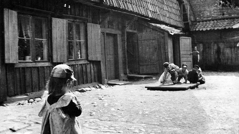 864 gamla hus flicka stockholmskallan liten