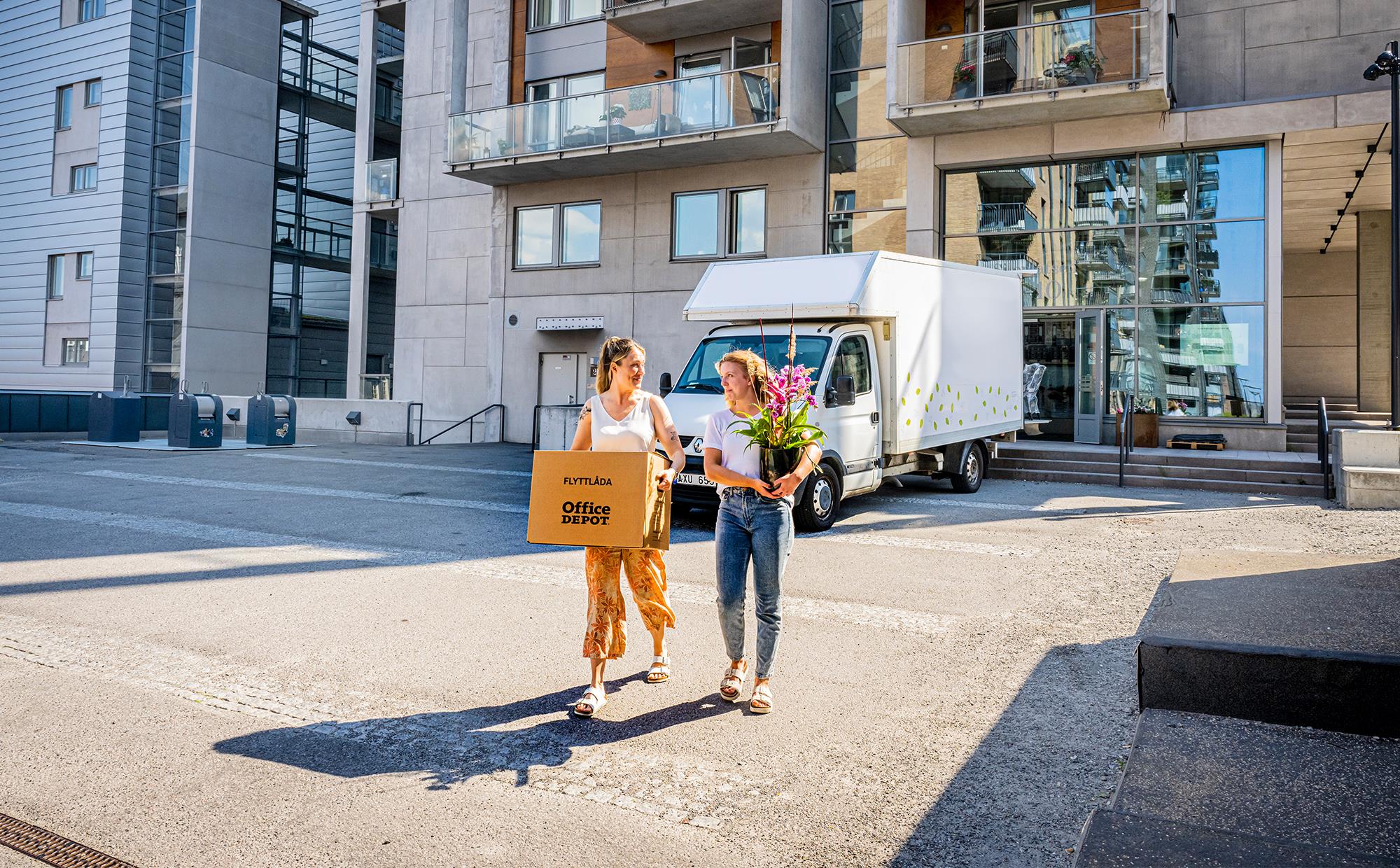 Bild på kvinna i kök