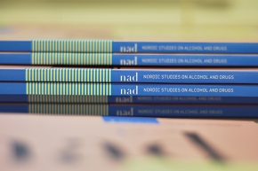 Flera exemplar av tidskriften NAD radade ovanpå varandra