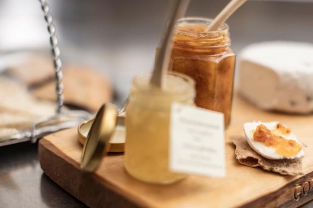 Bild på marmelander och ost på en skärbräda. Foto Håkan Wike