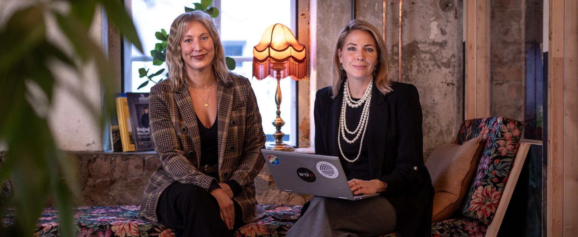 Fotograf: Håkan Wike/Östersunds kommun     Bild som visar sjö, hus och åker mark