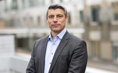 Porträttbild på Håkan Larsson. Foto: Per Myrehed