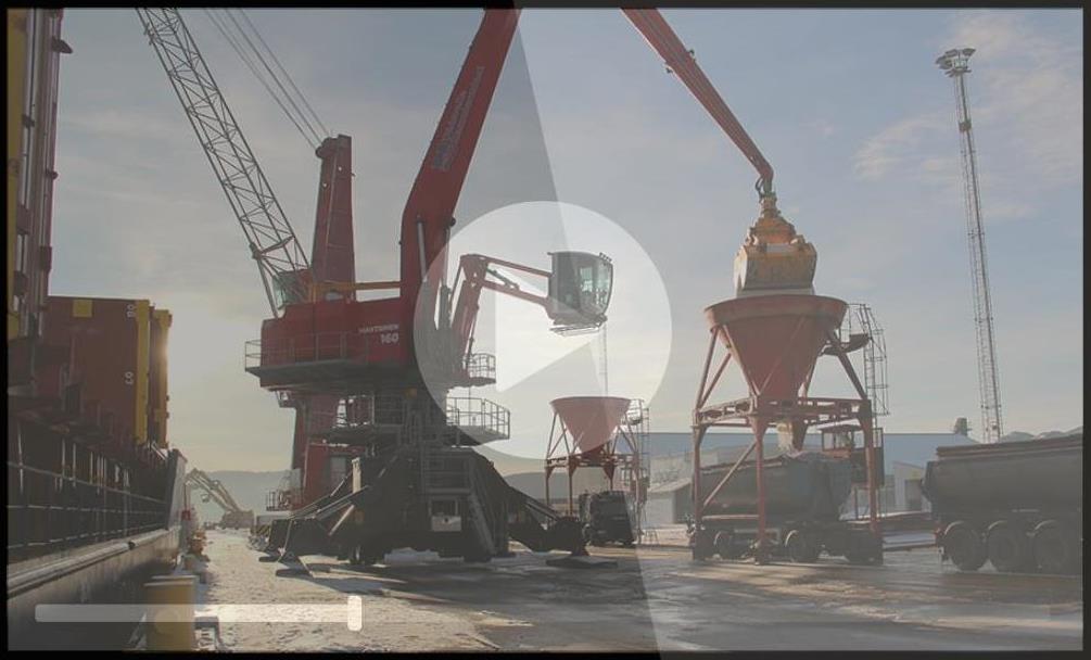 Discharging of salt from M/V Sea Steamer in Uddevalla.