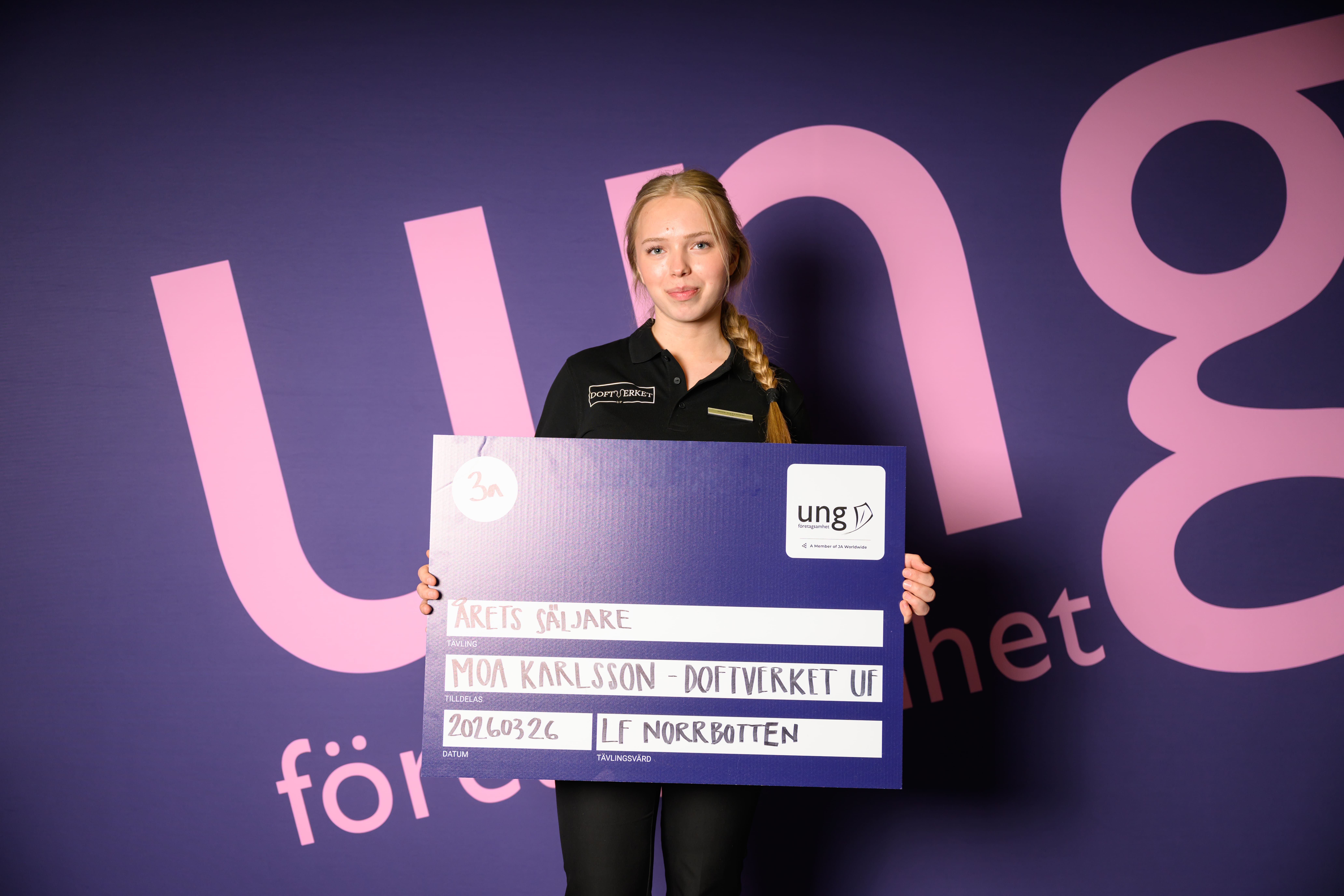 25094 %C3%85rets S%C3%A4ljare%2C 3a%2C Moa Karlsson%2C Doftverket UF%2C Lapplands Gymnasium G%C3%A4llivare%2C Fotograf Norrstudios