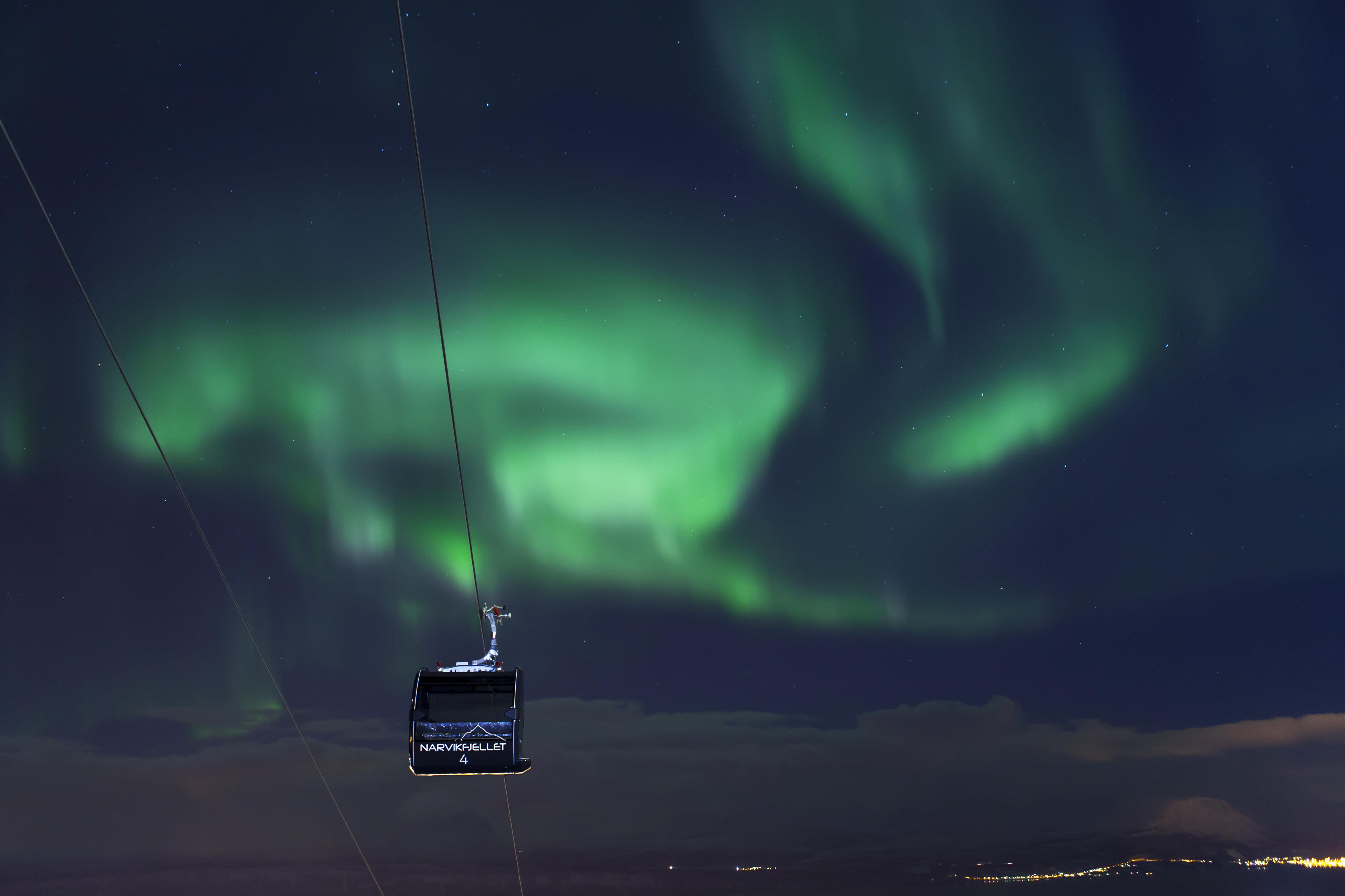 768 F 20190212 Winter Cablecar NorthernLights JanPettersen5